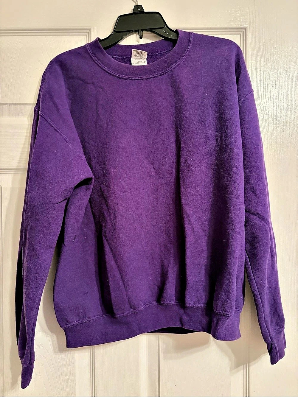Gildan Heavy Blend Crewneck Sweatshirt Purple & White Medium